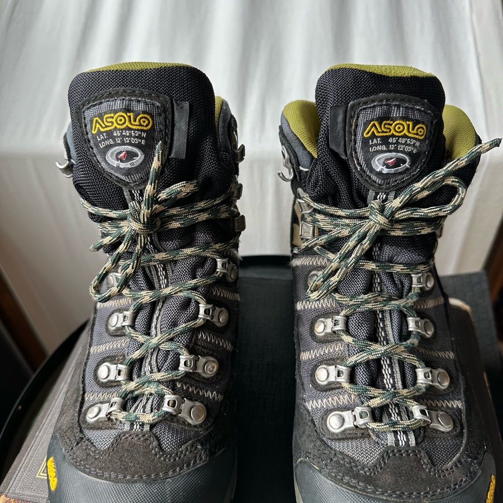 Asolo Fugitive GTX hiking boots